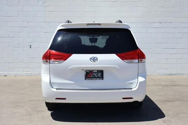 2014 Toyota Sienna LE V6 7 Passenger Mobility