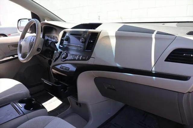2014 Toyota Sienna LE V6 7 Passenger Mobility