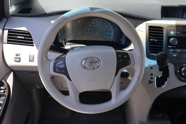 2014 Toyota Sienna LE V6 7 Passenger Mobility