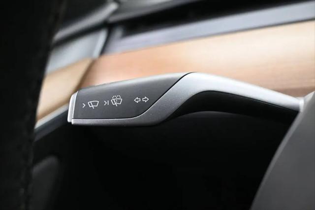 2024 Tesla Model Y Long Range Single Motor Rear-Wheel Drive