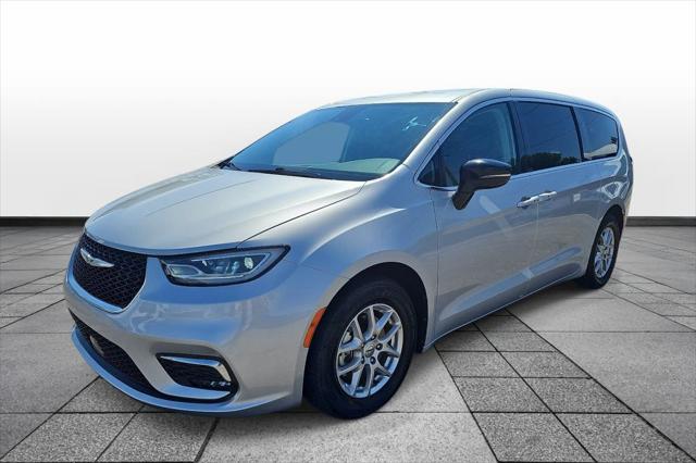 2024 Chrysler Pacifica Touring L for sale in Wichita, KS