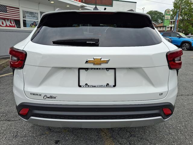 2024 Chevrolet Trax FWD LT