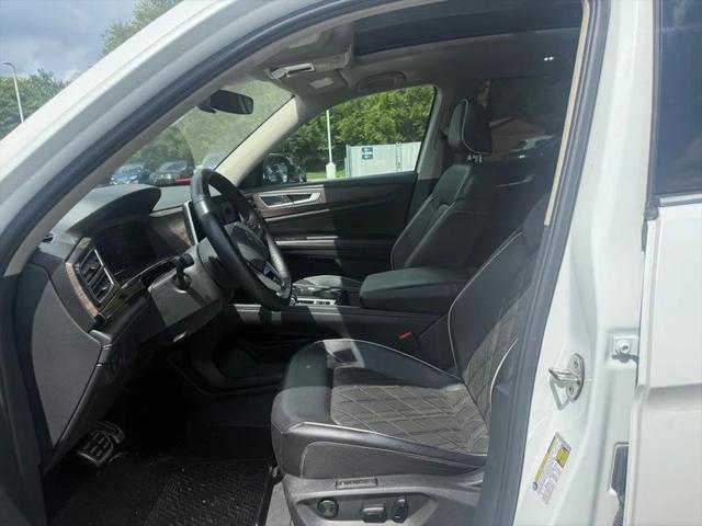 2024 Volkswagen Atlas 2.0T SEL Premium R-Line 2024 Volkswagen Atlas 2.0T SEL Premium R-Line