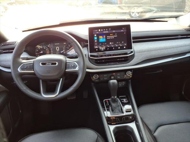 2024 Jeep Compass Latitude Lux FWD
