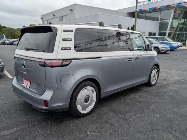 2025 Volkswagen ID. Buzz 1st Edition with 4MOTION 2025 Volkswagen ID. Buzz 1st Edition with 4MOTION
