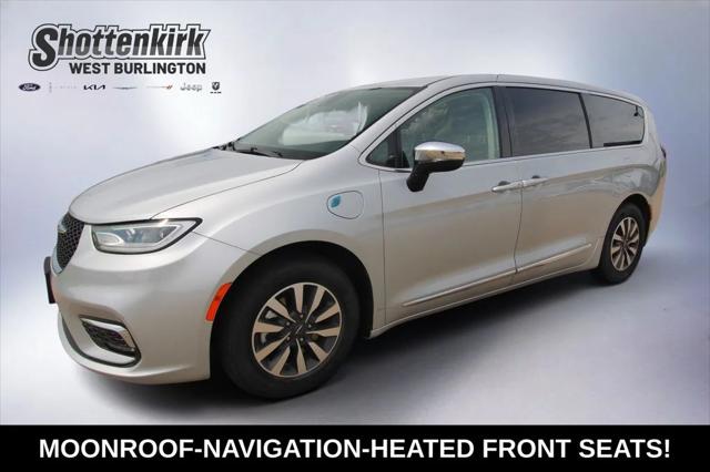 2023 Chrysler Pacifica Hybrid Limited for sale in West Burlington, IA