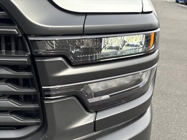 New 2026 Bright White Clear-Coat Exterior Paint RAM Tradesman image 38
