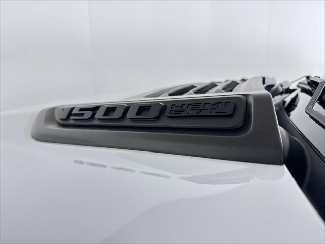 2022 RAM 1500 Laramie Crew Cab 4x4 57 Box