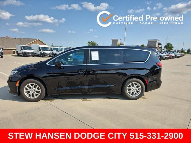 2025 Chrysler Pacifica Select for sale in Urbandale, IA