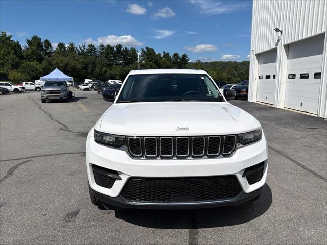 2023 Jeep Grand Cherokee Laredo 4x2 2023 Jeep Grand Cherokee Laredo 4x2