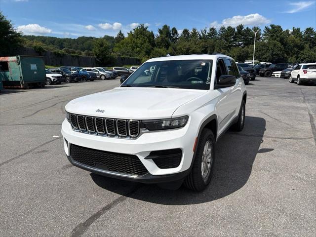2023 Jeep Grand Cherokee Laredo 4x2 2023 Jeep Grand Cherokee Laredo 4x2