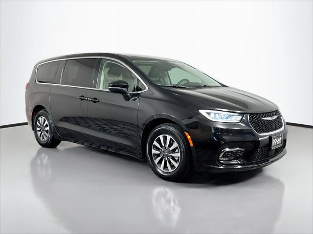2023 Chrysler Pacifica Hybrid Touring L for sale in Fernley, NV