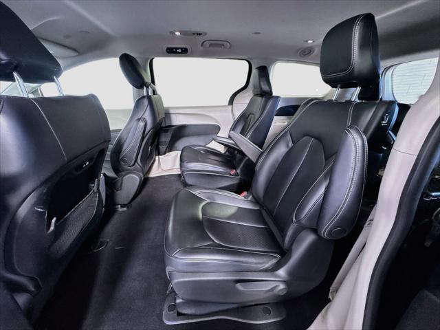 2023 Chrysler Pacifica Hybrid Touring L