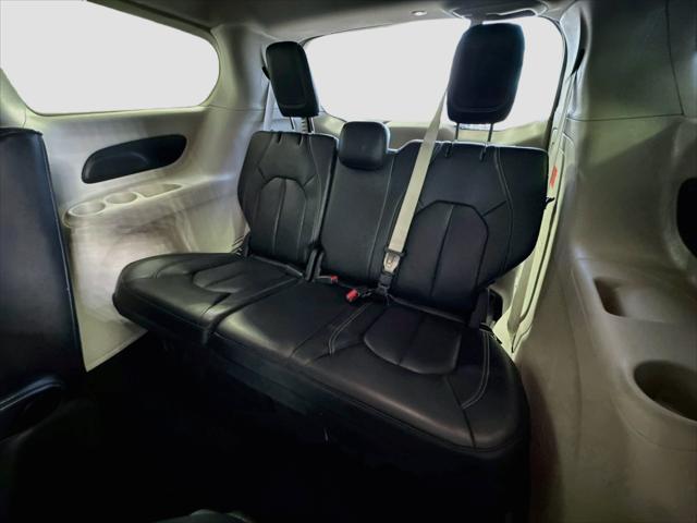 2023 Chrysler Pacifica Hybrid Touring L