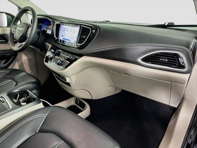 2023 Chrysler Pacifica Hybrid Touring L