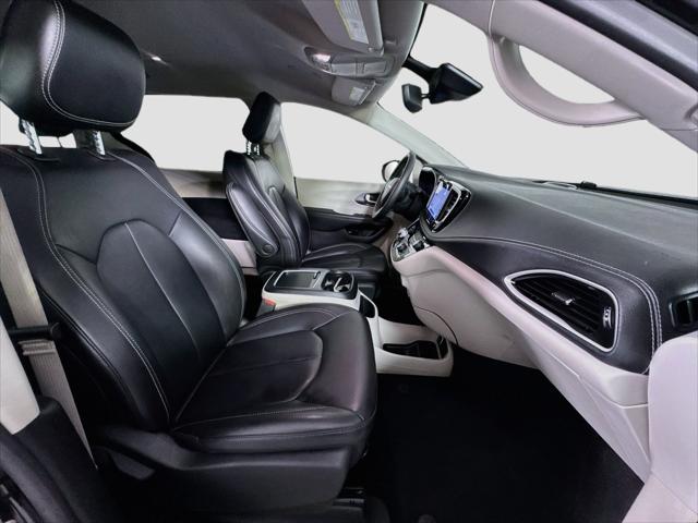 2023 Chrysler Pacifica Hybrid Touring L