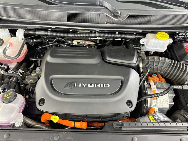 2023 Chrysler Pacifica Hybrid Touring L