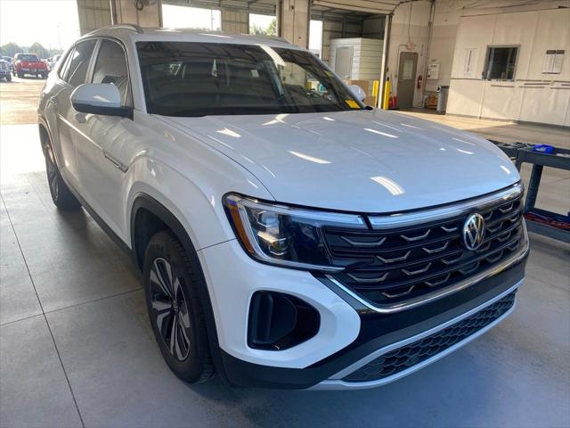 2024 Volkswagen Atlas Cross Sport 2.0T SE for sale in Groveport, OH