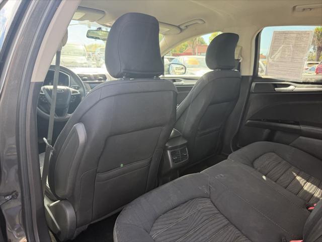 2016 Ford Fusion SE