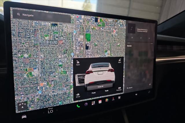 2022 Tesla Model X Plaid Tri Motor All-Wheel Drive