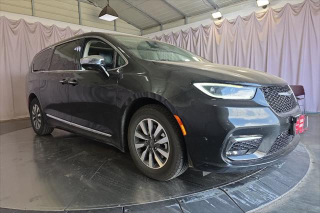 2023 Chrysler Pacifica Hybrid Limited