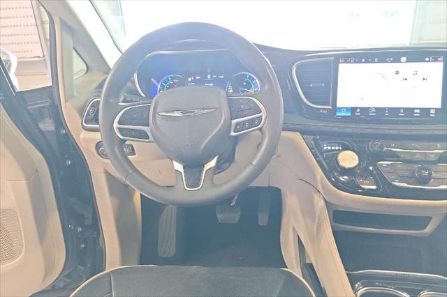 2023 Chrysler Pacifica Hybrid Limited