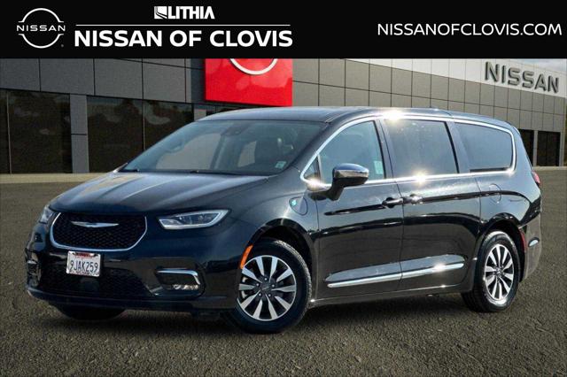 2023 Chrysler Pacifica Hybrid Limited for sale in Clovis, CA