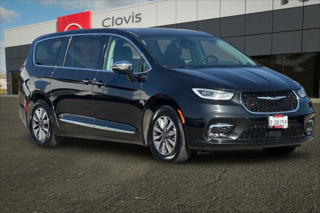 2023 Chrysler Pacifica Hybrid Limited