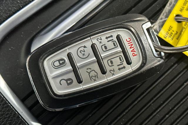 2023 Chrysler Pacifica Hybrid Limited