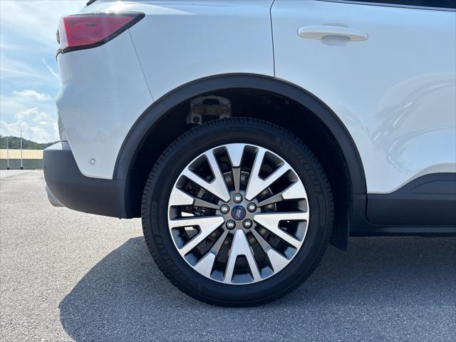2020 Ford Escape Titanium Hybrid