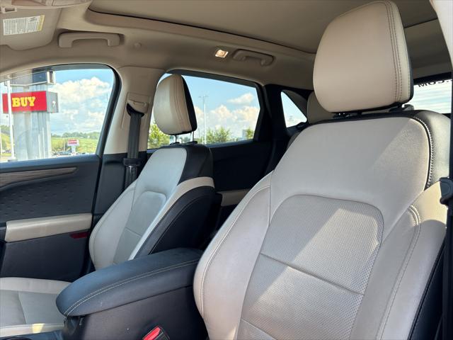 2020 Ford Escape Titanium Hybrid