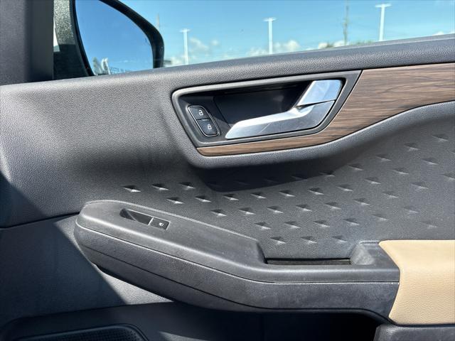 2020 Ford Escape Titanium Hybrid