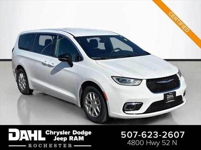 2025 Chrysler Pacifica Select for sale in Rochester, MN