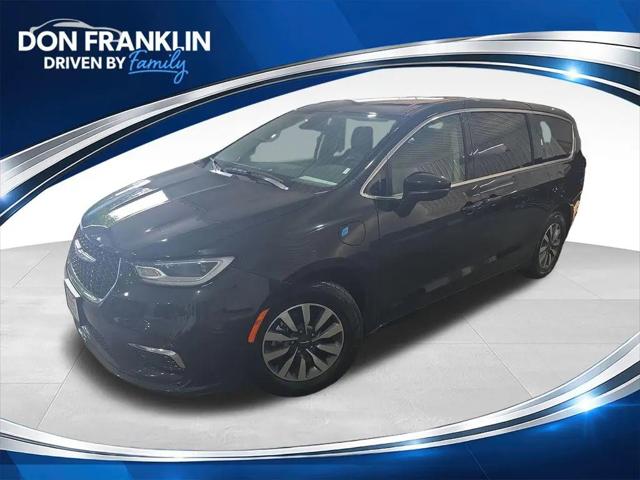 2023 Chrysler Pacifica Hybrid Touring L for sale in Campbellsville, KY