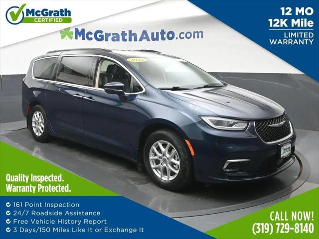 2022 Chrysler Pacifica Touring L for sale in Cedar Rapids, IA