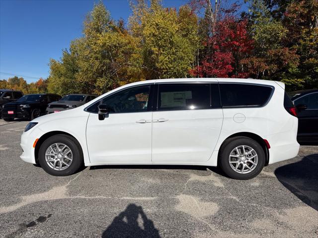 2027 Chrysler Pacifica LX