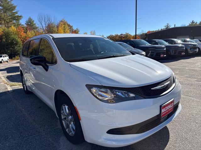 2027 Chrysler Pacifica LX