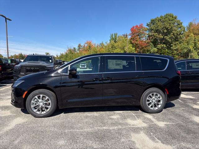 2027 Chrysler Pacifica Select AWD