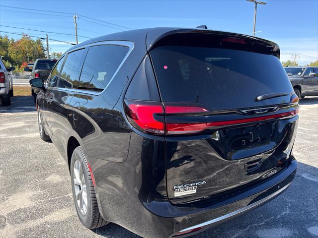 2027 Chrysler Pacifica Select AWD