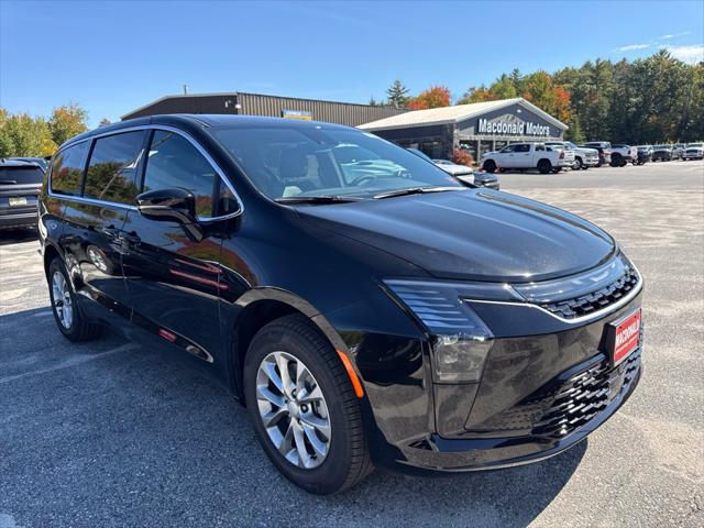 2027 Chrysler Pacifica Select AWD