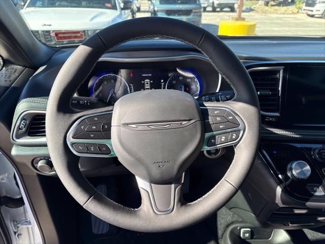 2027 Chrysler Pacifica Select AWD
