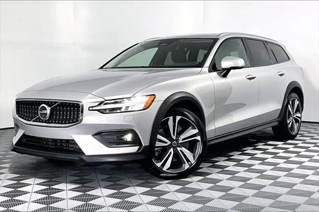 Used 2025 Volvo V60 Cross Country Plus  B5 AWD Gas (mild hybrid) For Sale in Olive Branch, MS