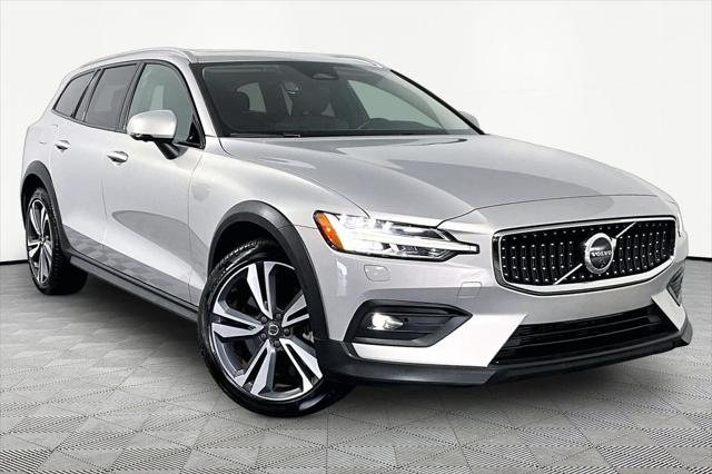 2025 Volvo V60 Cross Country