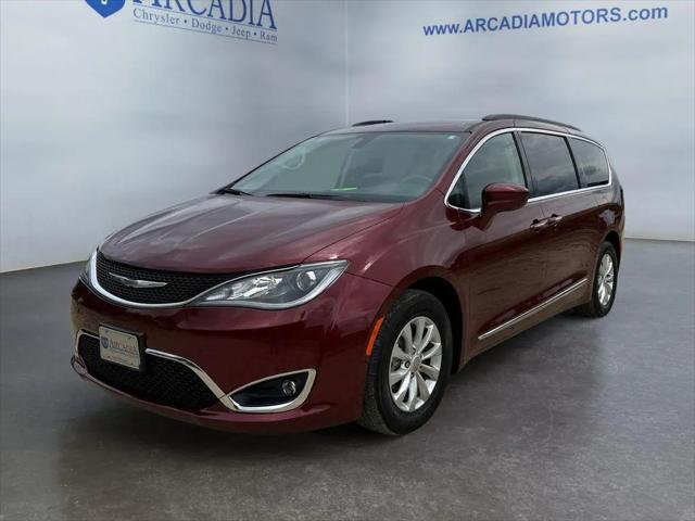 2017 Chrysler Pacifica Touring-L for sale in Arcadia, WI