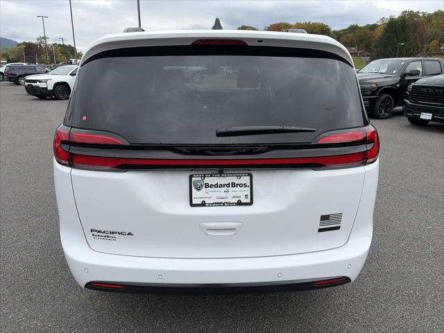 2027 Chrysler Pacifica Select AWD