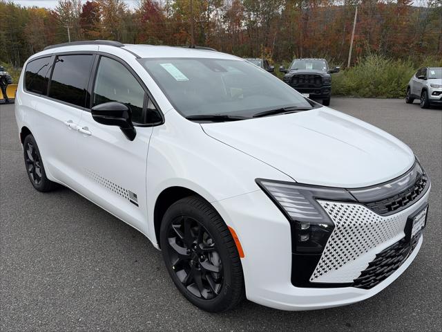 2027 Chrysler Pacifica Select AWD
