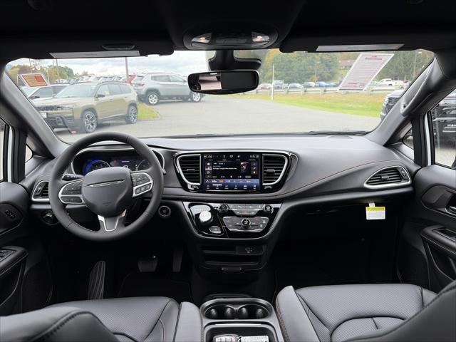 2027 Chrysler Pacifica Select AWD