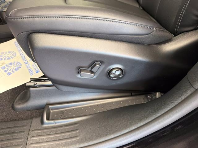 2027 Chrysler Pacifica Select AWD