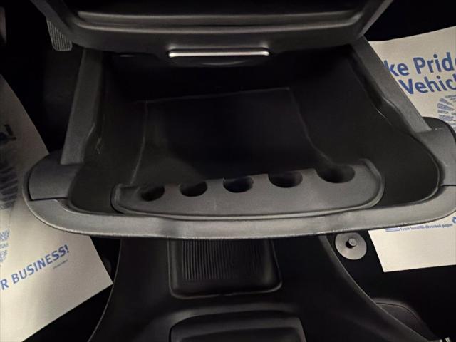 2027 Chrysler Pacifica Select AWD
