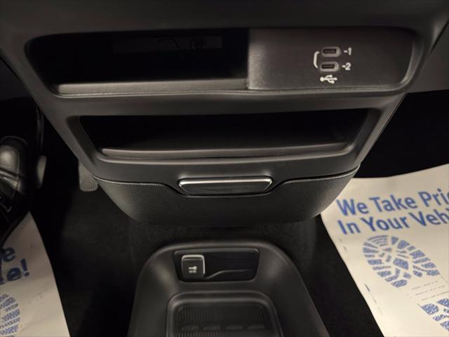 2027 Chrysler Pacifica Select AWD